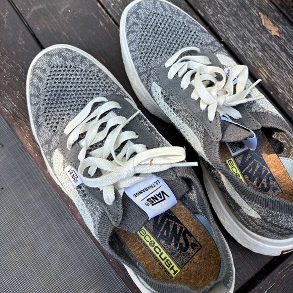 Vans UltraRange Vr3 sneakers size W 8.5 (M7.0) - Picture 8 of 10